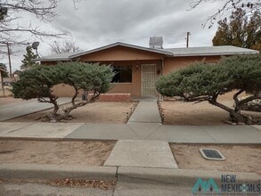 Building Photo - 1108 S Santa Catalina St