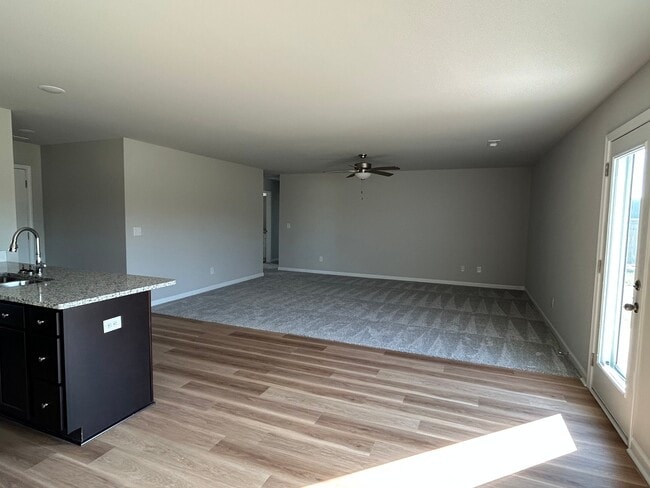 Building Photo - 262 Swinson Dr
