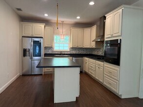 Building Photo - 870 Sailfish Dr E
