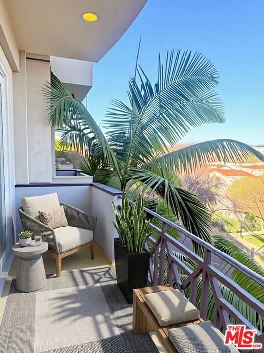 Foto del edificio - 345 S Reeves Dr