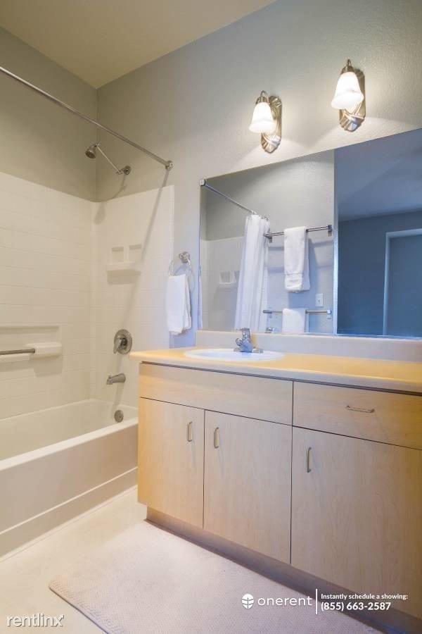 Building Photo - 3 br, 2.5 bath Townhome - 357 Race Street -