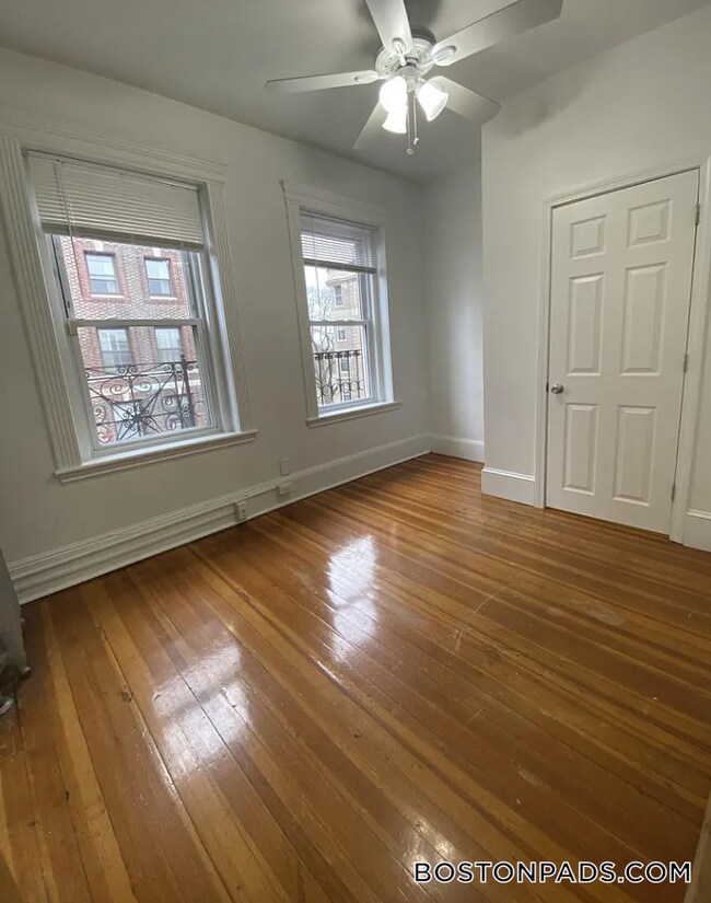 Building Photo - 64 Hemenway St