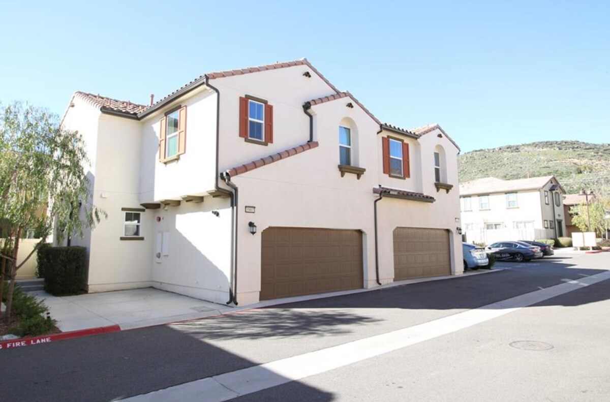 Primary Photo - 35807 Landon Ln