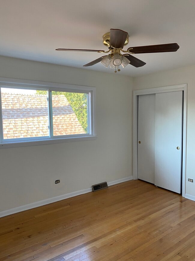 Building Photo - 3734 Ridgeland Ave