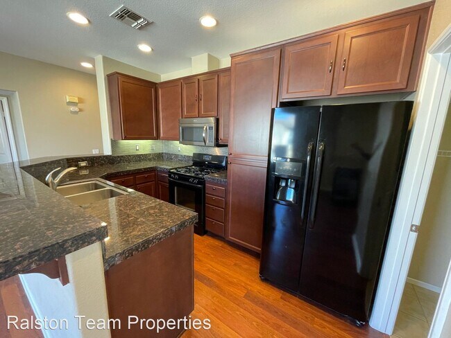 Building Photo - 3 br, 2 bath House - 1420 Caminito Lucca #1