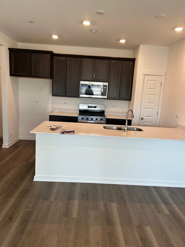 Foto del edificio - 2270 Barbera Dr