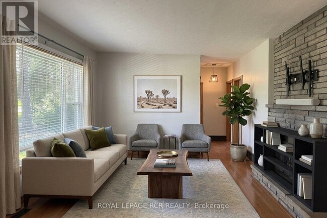 Building Photo - 7 Hilltop Dr