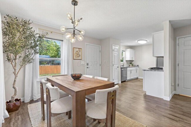 Foto del edificio - 484 Linwood Ave