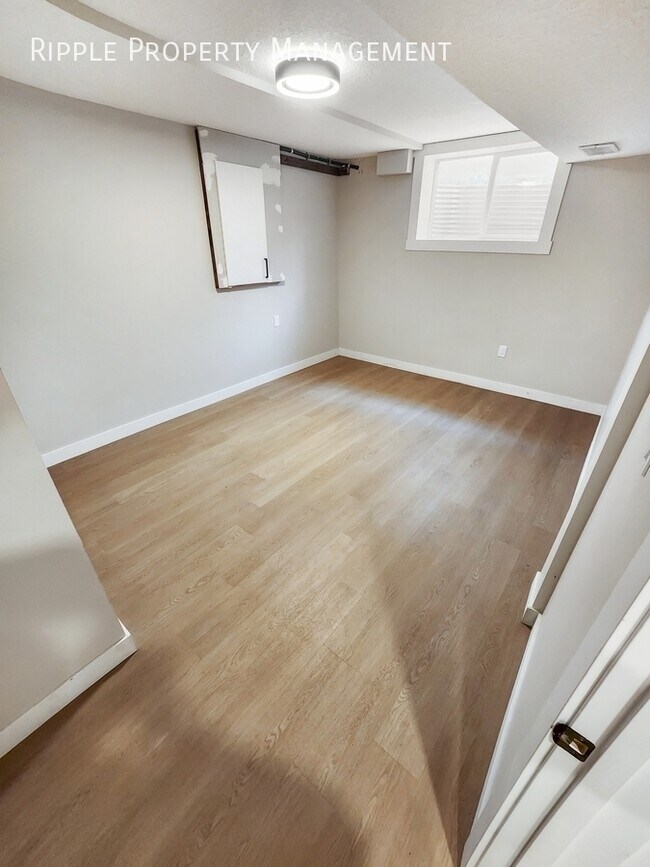 Building Photo - COZY & PRIVATE 2 BEDS, 1 BATH BASEMENT SUITE | Private Entry & Shared Backyard