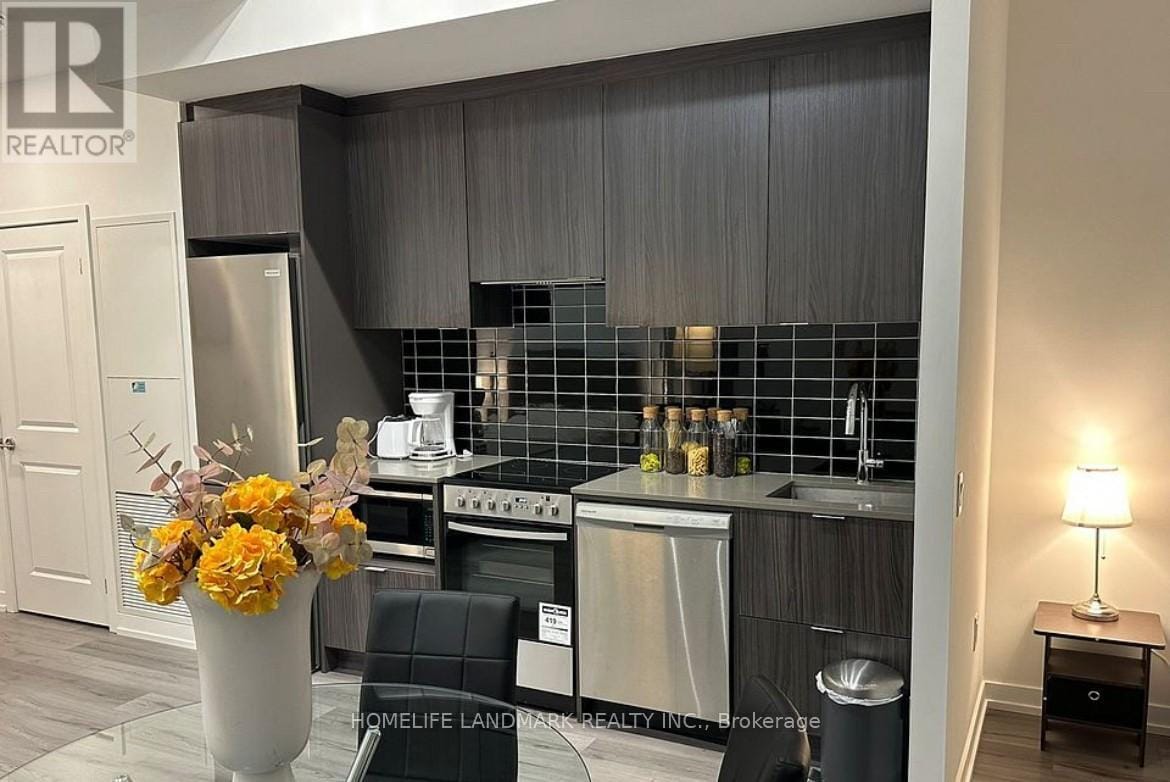 Primary Photo - 395 Bloor St E