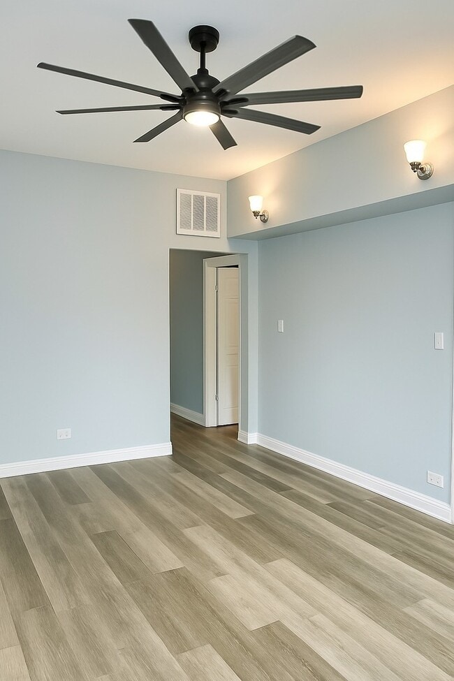 Building Photo - 5412 S Damen Ave