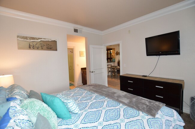 Foto del edificio - Beautiful 2 Bedroom | 2 Bathroom Furnished...