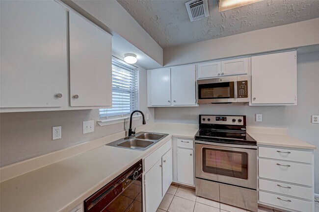 Foto del edificio - 24130 Silversmith Ln
