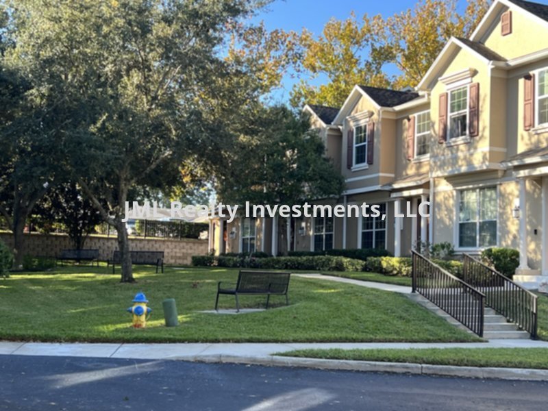 3 bedroom 2 story townhouse with 2 Car Gar... House Rental in