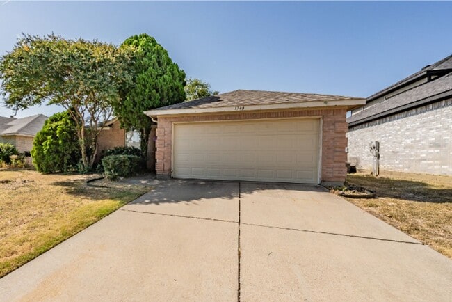 Photo - 1740 Cedar Tree Dr. House