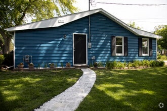 Building Photo - 9024 Garfield Dr