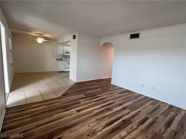 Foto del edificio - 1248 SE 7th St