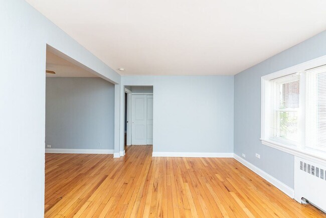 Foto del edificio - 227 Custer Ave