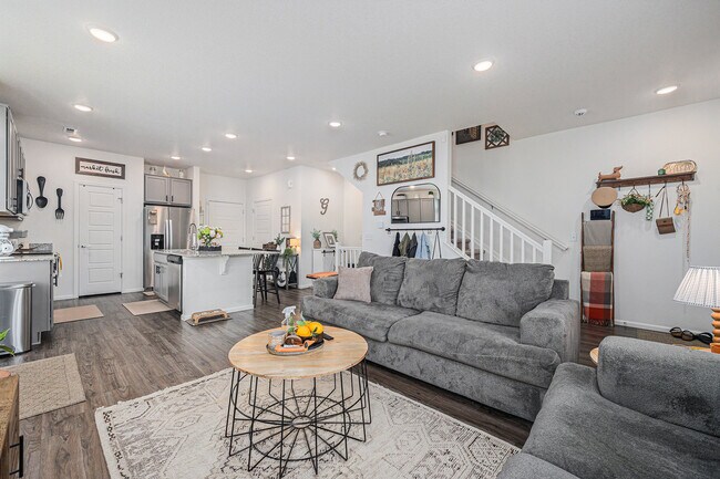 Building Photo - 20000 E 40th Ave