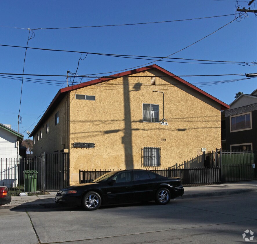Building Photo - 4621 Lomita St