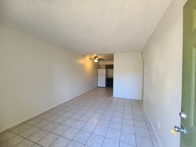 Foto del edificio - 1420 N Evergreen St