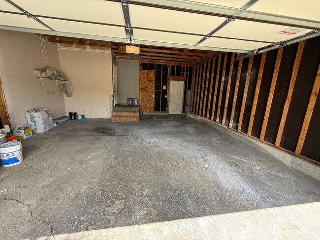 Building Photo - Twin Home For Rent