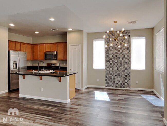 Building Photo - 8041 San Mateo St