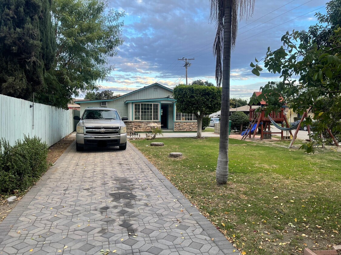 Foto principal - 13085 9th St