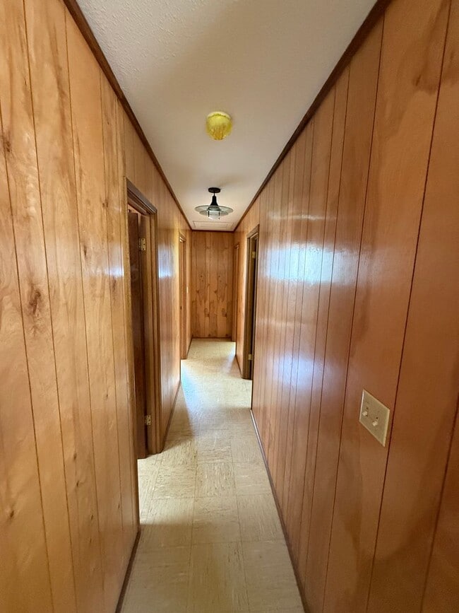 Building Photo - 3 Bedroom / 2 Bathroom Home in Makawao!