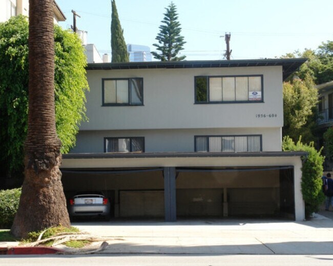 Foto del edificio - 1960 S Beverly Glen Blvd