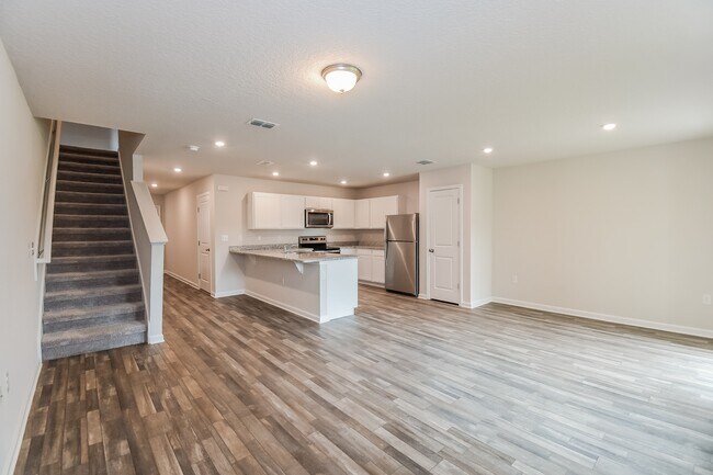 Foto del edificio - 45335 Red Brick Dr