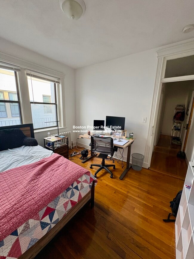 Building Photo - 60 Charlesgate E