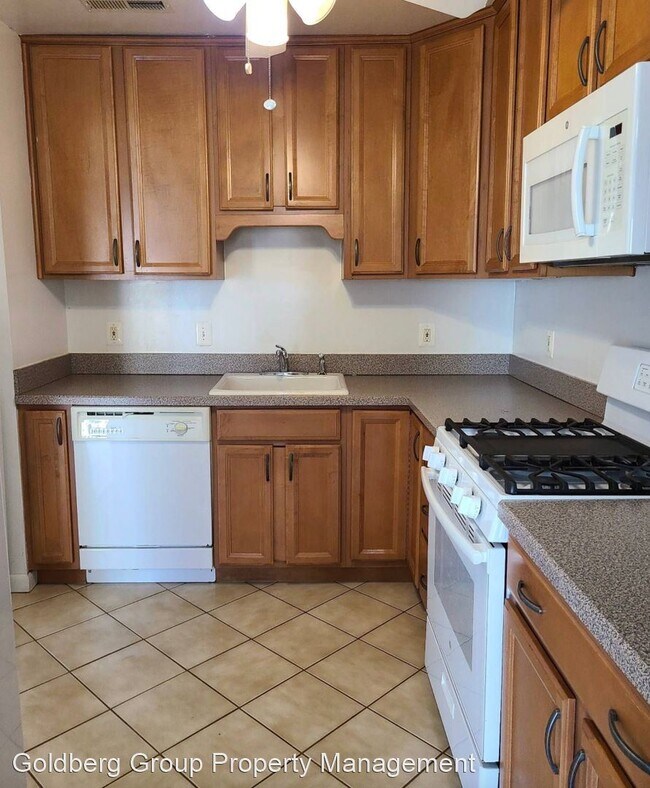 Building Photo - 2 br, 2 bath House - 112 Monroe Street #301