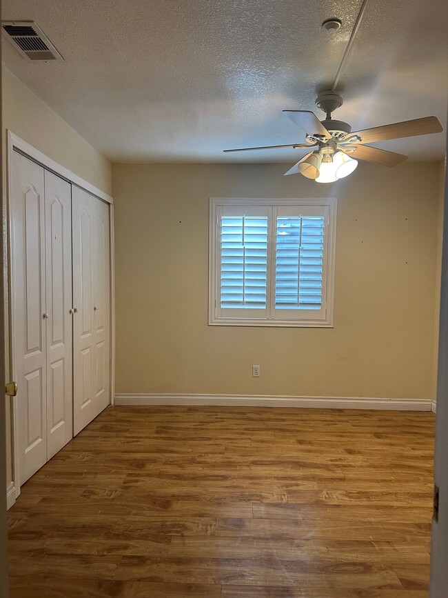 Building Photo - 15576 Caravelle Ave