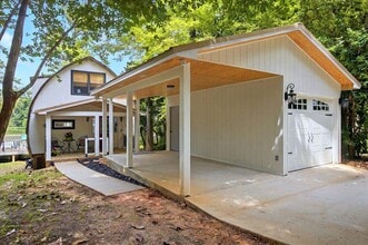 Building Photo - 1645 Tallavana Trail