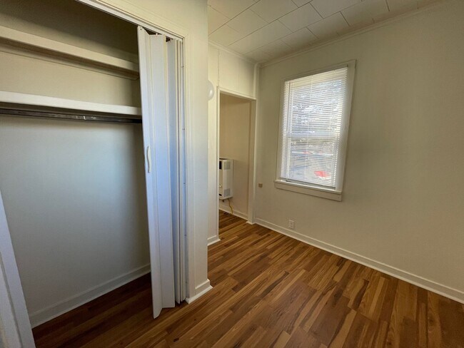 Building Photo - 1-Bedroom Apartment Available in Goshen