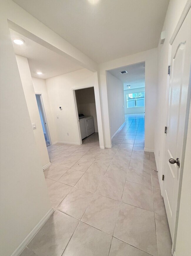 Building Photo - For Rent – Brand New 4-Bedroom Home in Davenport (Internet Included!)