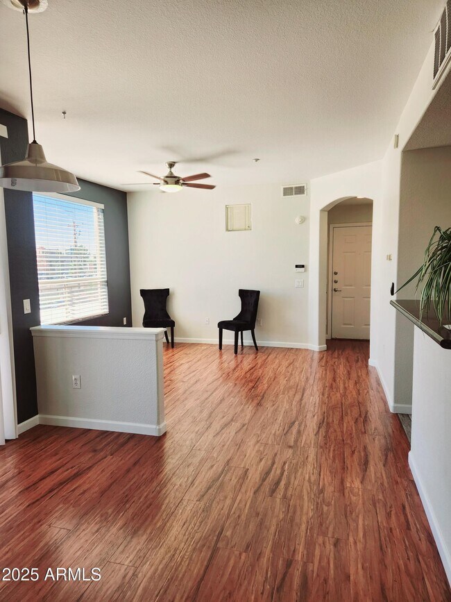 Foto del edificio - 5303 N 7th St