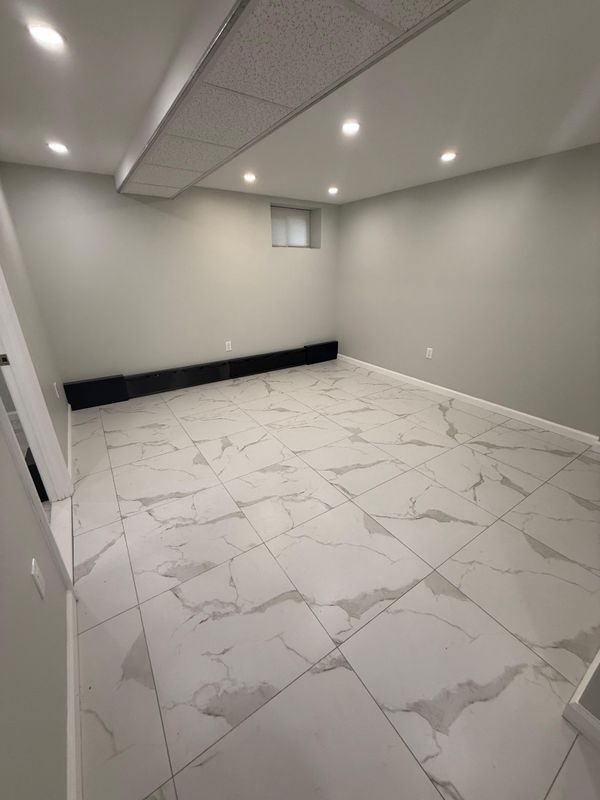 Foto del edificio - 251 E 46th St