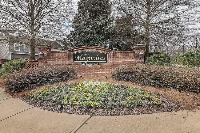 Building Photo - 1311 Rocking Chair Ct