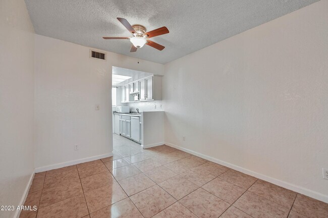 Building Photo - 1815 N Spring -