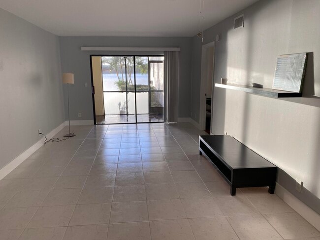 Foto del edificio - 2650 Greenwood Terrace