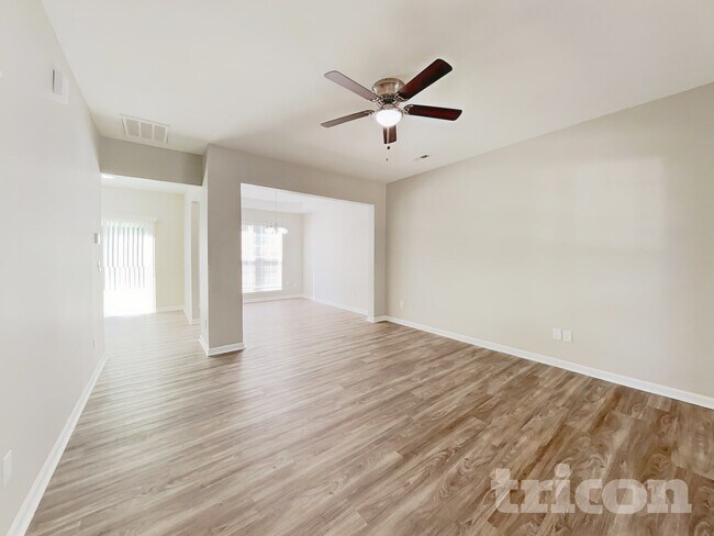 Building Photo - 544 Stillgreen Ln