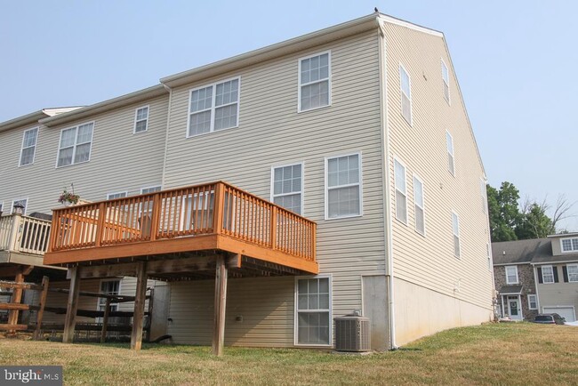 Building Photo - 67 Sugar Maple Rd