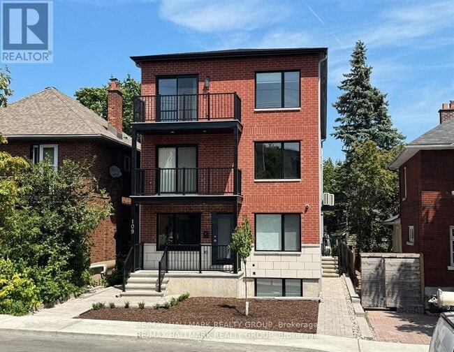 Building Photo - 109 Russell Ave