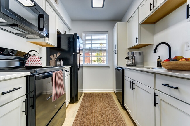 B5 Floorplan 2 Bed x 2 Bath Kitchen - ReNew on Cantrell