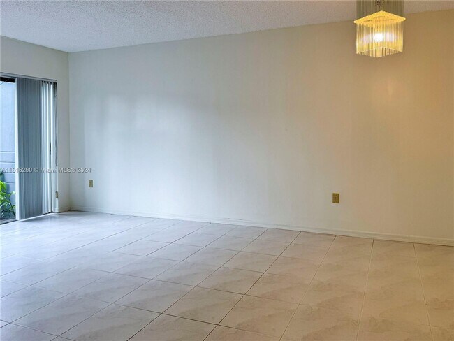 Building Photo - 10340 SW 147th Ct Cir