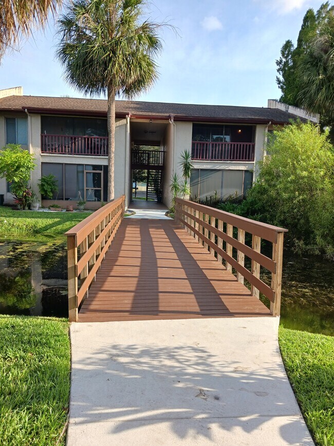 Foto del edificio - 3869 S Lake Dr