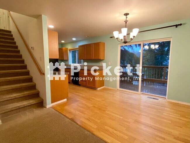 Building Photo - Port Orchard 3 Bedroom