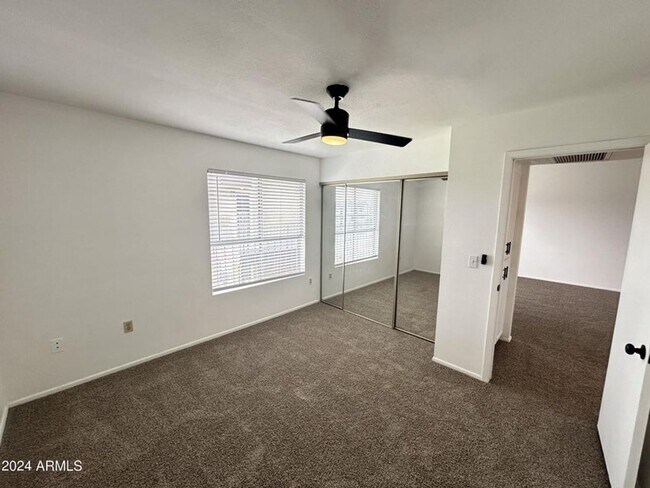 Building Photo - 2 bed at US 60 & Country Club!